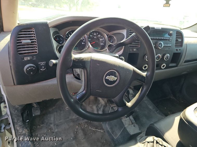 image for item DO2861 2008 Chevrolet Silverado 2500HD  Ext. Cab utility bed pickup truck