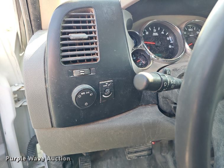 image for item DO2861 2008 Chevrolet Silverado 2500HD  Ext. Cab utility bed pickup truck