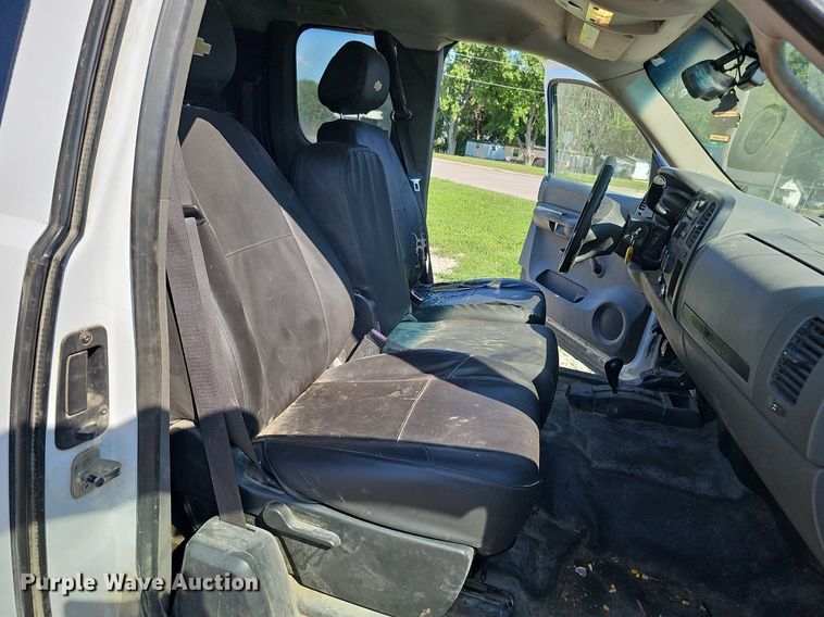 image for item DO2861 2008 Chevrolet Silverado 2500HD  Ext. Cab utility bed pickup truck