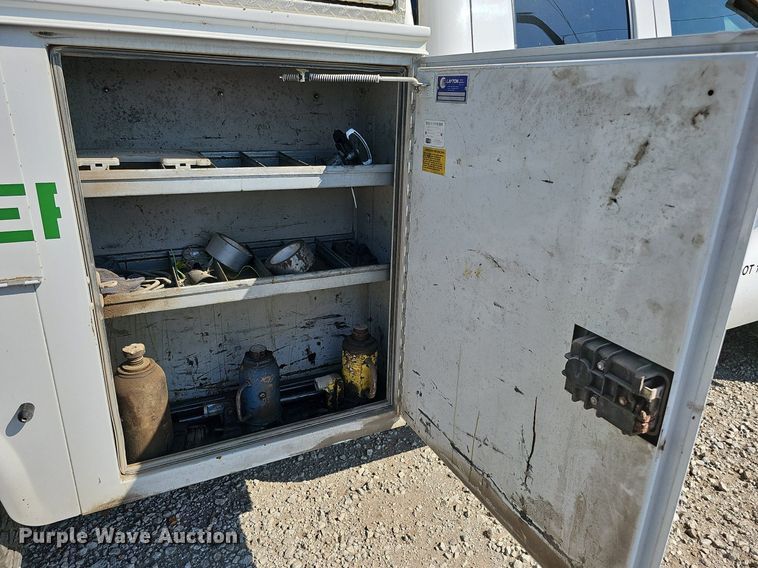 image for item DO2861 2008 Chevrolet Silverado 2500HD  Ext. Cab utility bed pickup truck