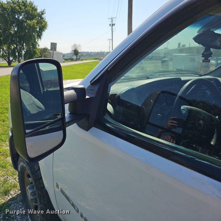 image for item DO2861 2008 Chevrolet Silverado 2500HD  Ext. Cab utility bed pickup truck