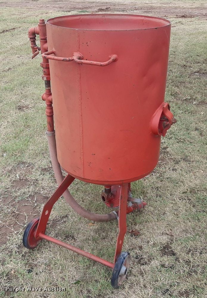 image for item DO3143 Clemco  sand blasting pot