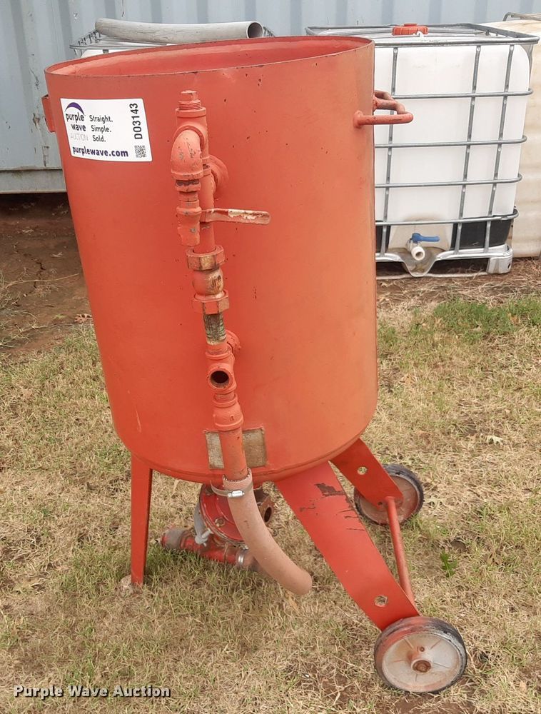 image for item DO3143 Clemco  sand blasting pot