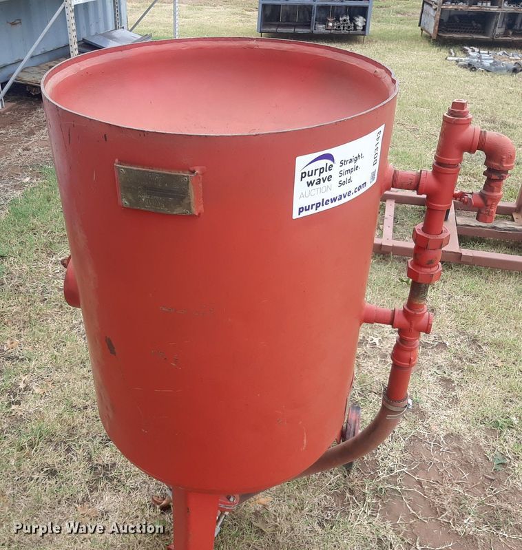 image for item DO3143 Clemco  sand blasting pot