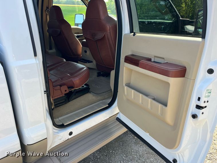 image for item DP2060 2008 Ford F350 Super Duty Lariat King Ranch  Crew Cab pickup truck