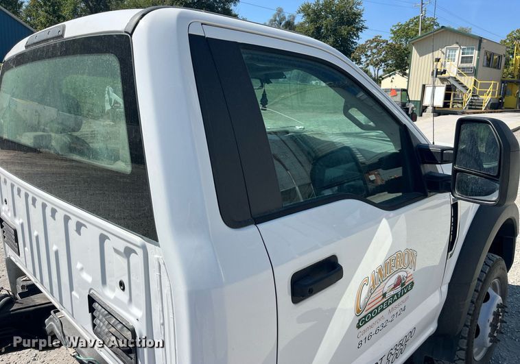 image for item DP2061 2017 Ford F550 Super Duty XL  truck cab and chassis