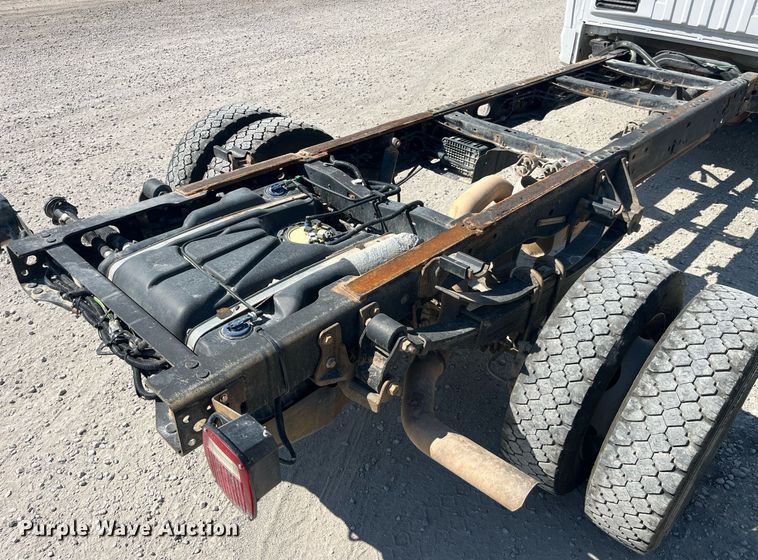 image for item DP2061 2017 Ford F550 Super Duty XL  truck cab and chassis