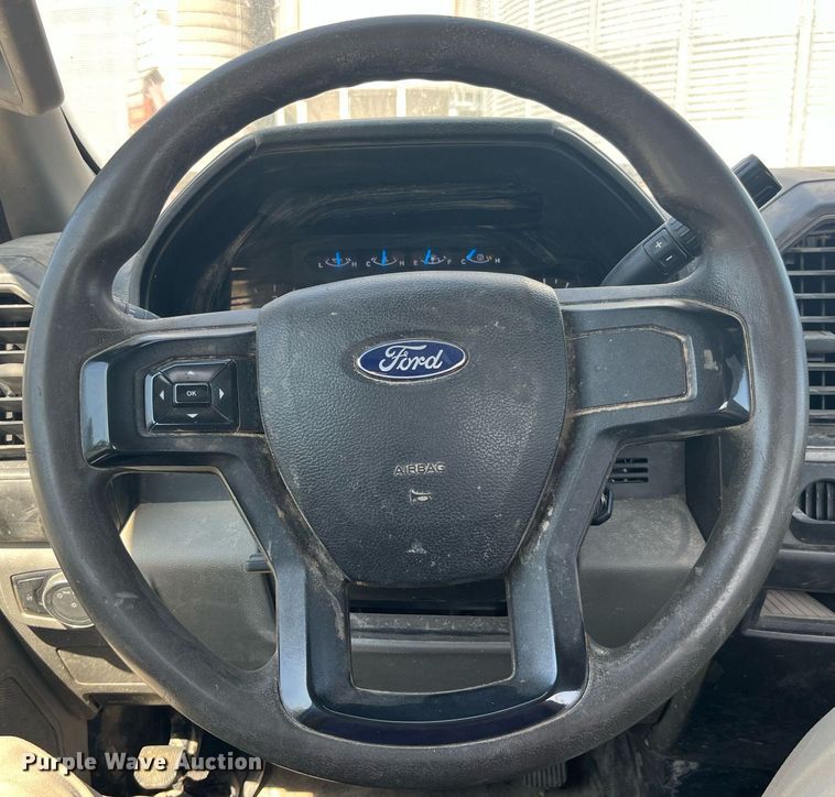 image for item DP2061 2017 Ford F550 Super Duty XL  truck cab and chassis