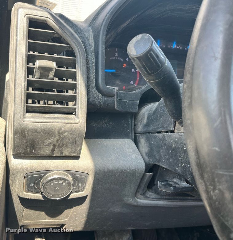 image for item DP2061 2017 Ford F550 Super Duty XL  truck cab and chassis