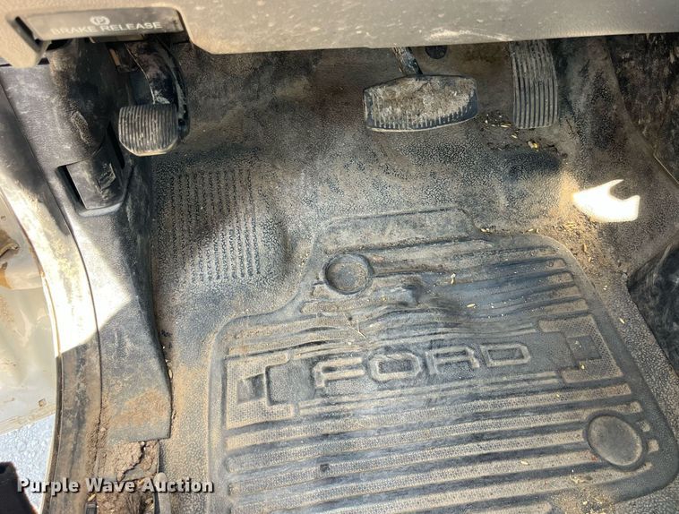 image for item DP2061 2017 Ford F550 Super Duty XL  truck cab and chassis