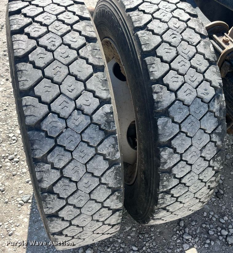 image for item DP2061 2017 Ford F550 Super Duty XL  truck cab and chassis