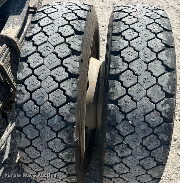 image for item DP2061 2017 Ford F550 Super Duty XL  truck cab and chassis