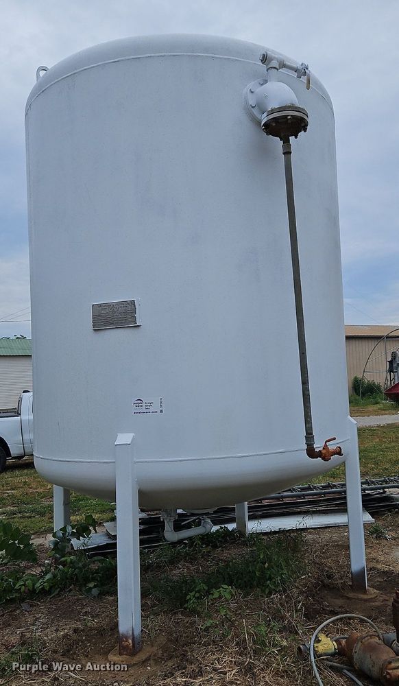 image for item DP2419 1984 Western Filter Co.  pressure tank