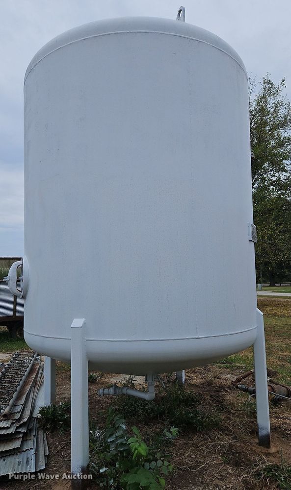 image for item DP2419 1984 Western Filter Co.  pressure tank