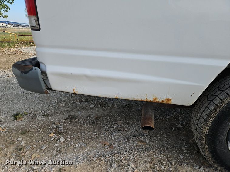 image for item DP2433 2000 Ford E350 Super Duty  van