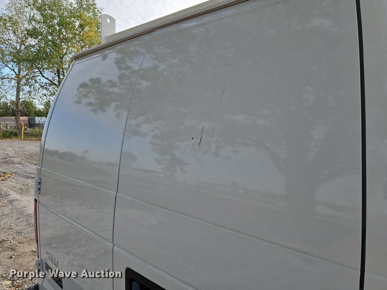 image for item DP2433 2000 Ford E350 Super Duty  van