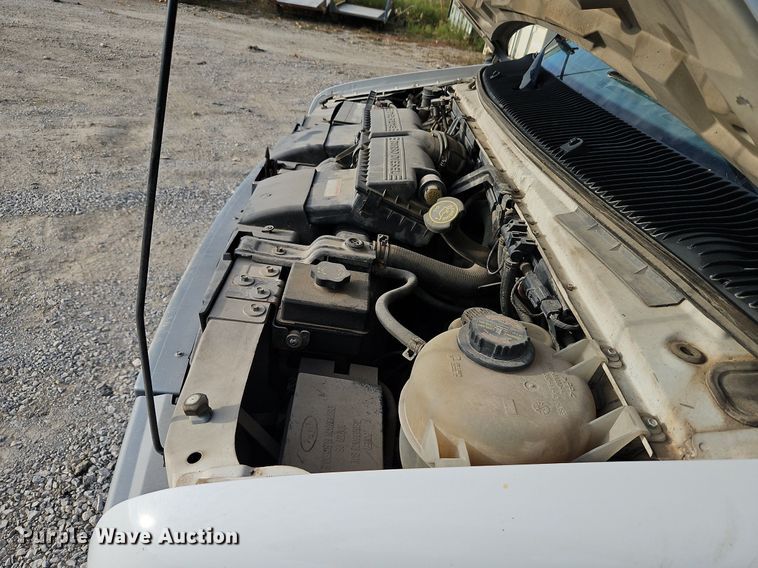 image for item DP2433 2000 Ford E350 Super Duty  van