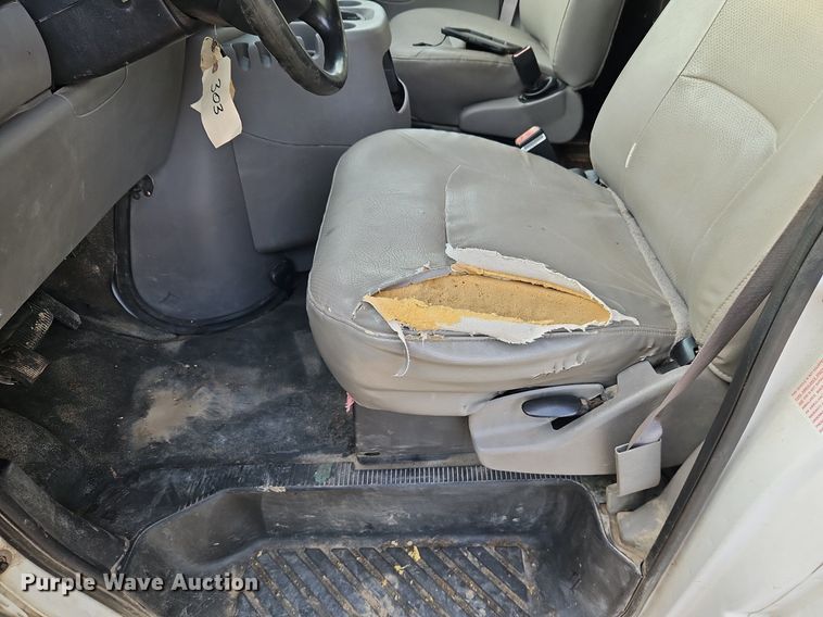 image for item DP2433 2000 Ford E350 Super Duty  van