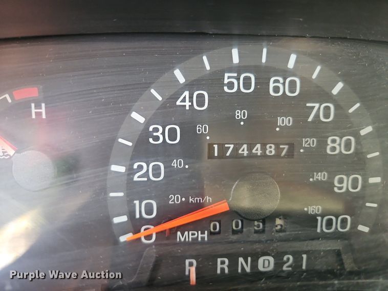 image for item DP2433 2000 Ford E350 Super Duty  van