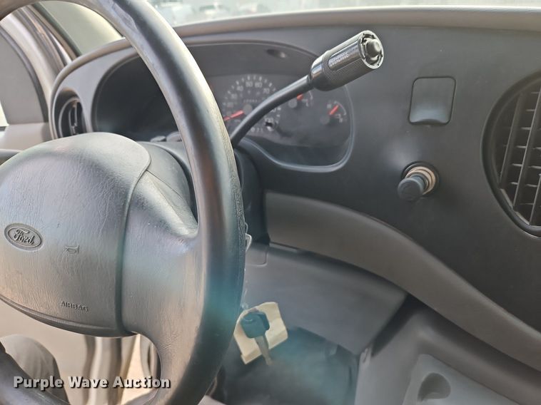 image for item DP2433 2000 Ford E350 Super Duty  van
