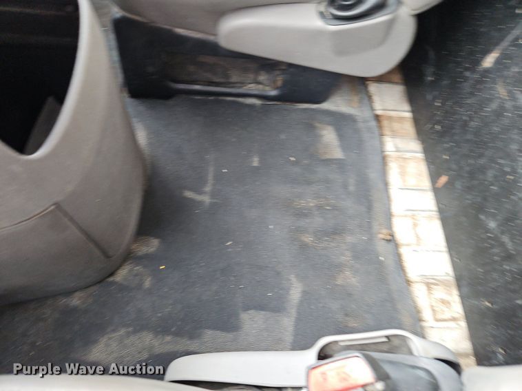 image for item DP2433 2000 Ford E350 Super Duty  van