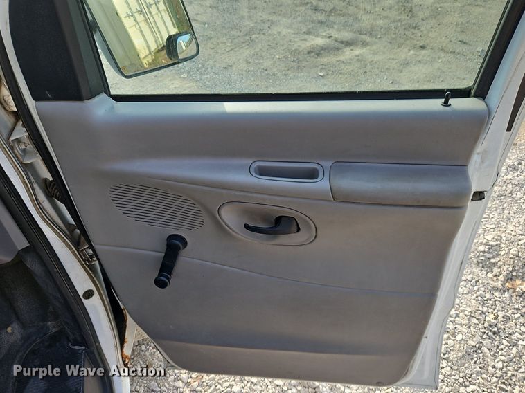 image for item DP2433 2000 Ford E350 Super Duty  van