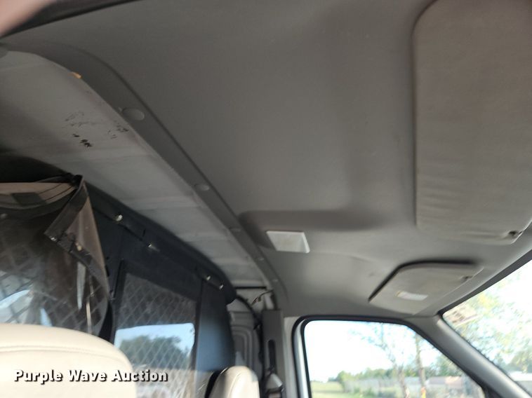 image for item DP2433 2000 Ford E350 Super Duty  van