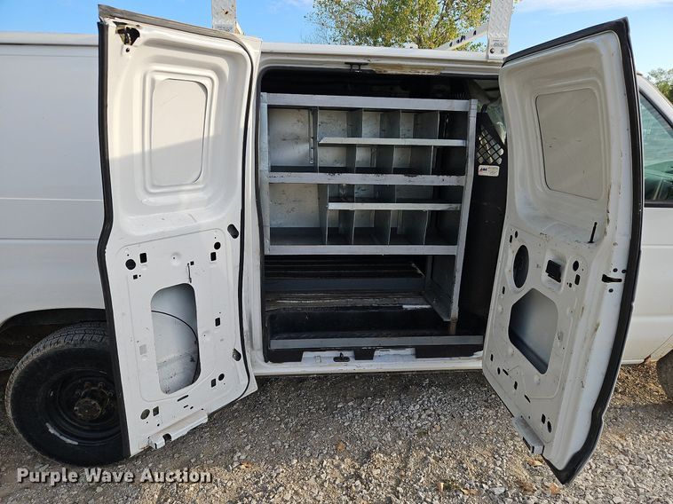 image for item DP2433 2000 Ford E350 Super Duty  van