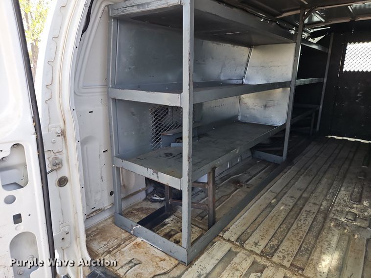image for item DP2433 2000 Ford E350 Super Duty  van