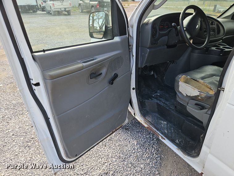 image for item DP2434 2008 Ford E250 Super Duty  van