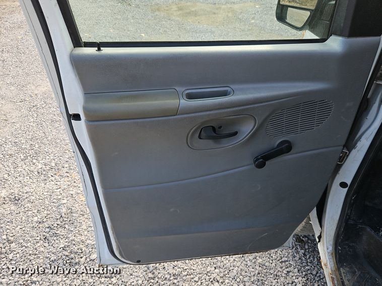 image for item DP2434 2008 Ford E250 Super Duty  van