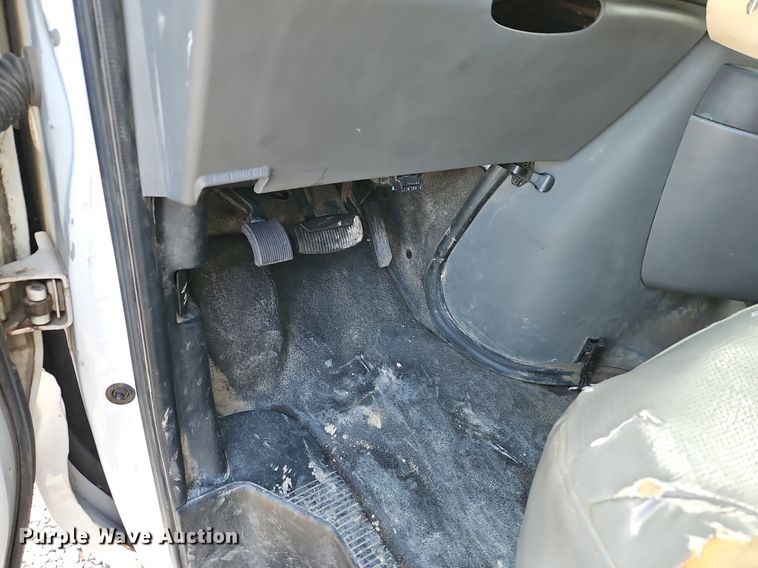 image for item DP2434 2008 Ford E250 Super Duty  van