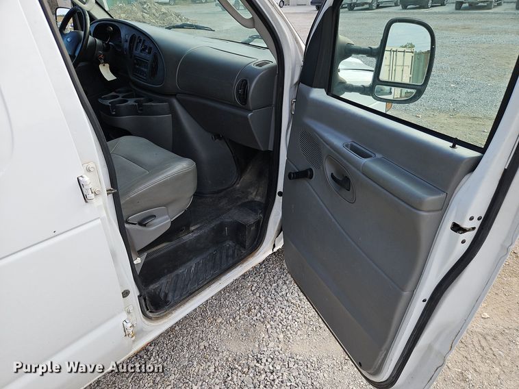image for item DP2434 2008 Ford E250 Super Duty  van