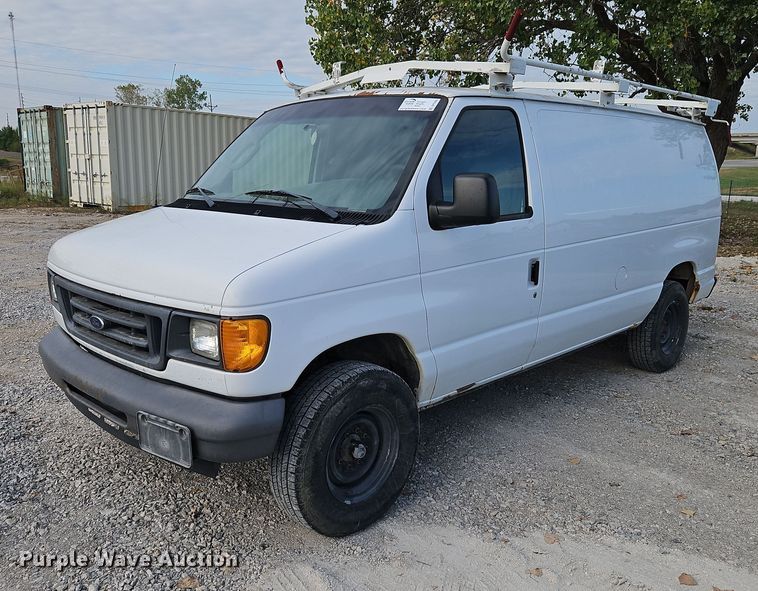 image for item DP2435 2007 Ford E250 Super Duty  van