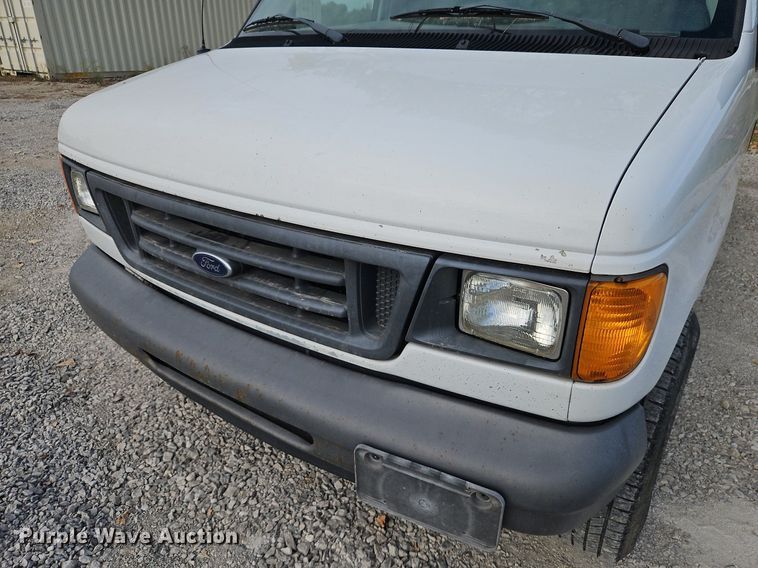 image for item DP2435 2007 Ford E250 Super Duty  van