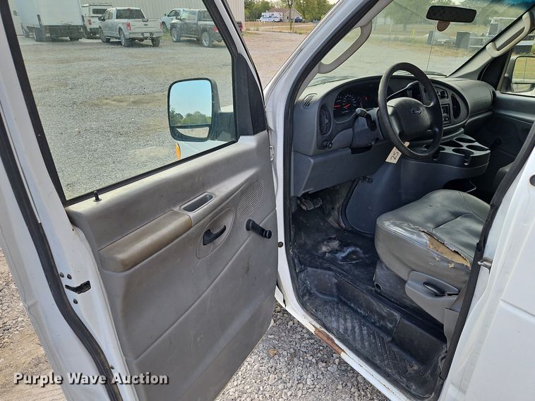 image for item DP2435 2007 Ford E250 Super Duty  van