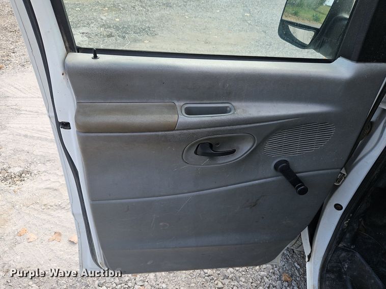image for item DP2435 2007 Ford E250 Super Duty  van