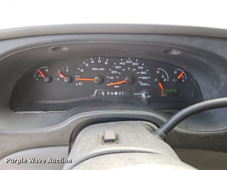 image for item DP2435 2007 Ford E250 Super Duty  van