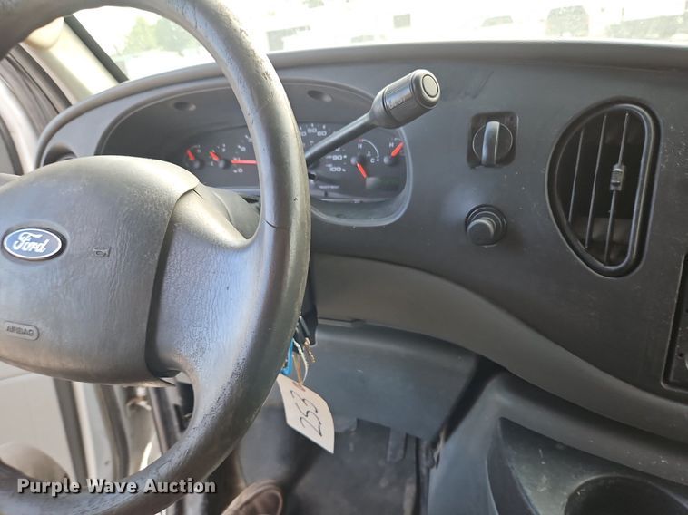 image for item DP2435 2007 Ford E250 Super Duty  van