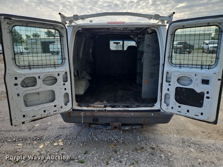 image for item DP2435 2007 Ford E250 Super Duty  van