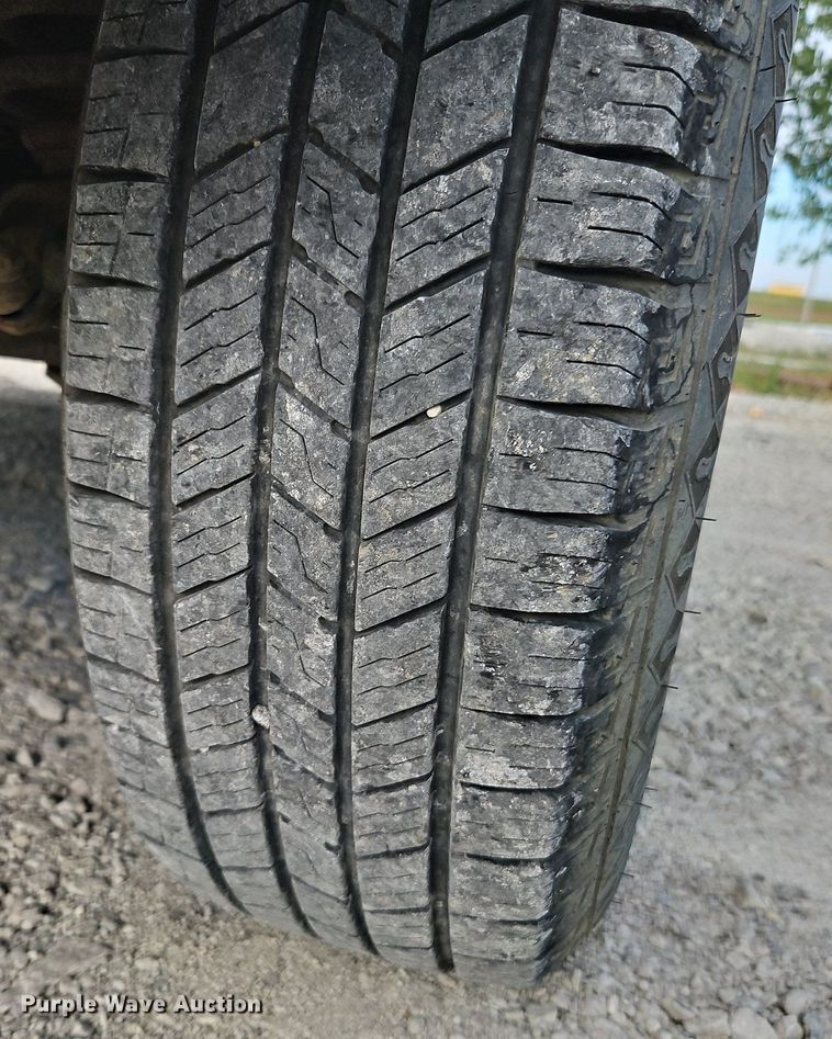 image for item DP2435 2007 Ford E250 Super Duty  van