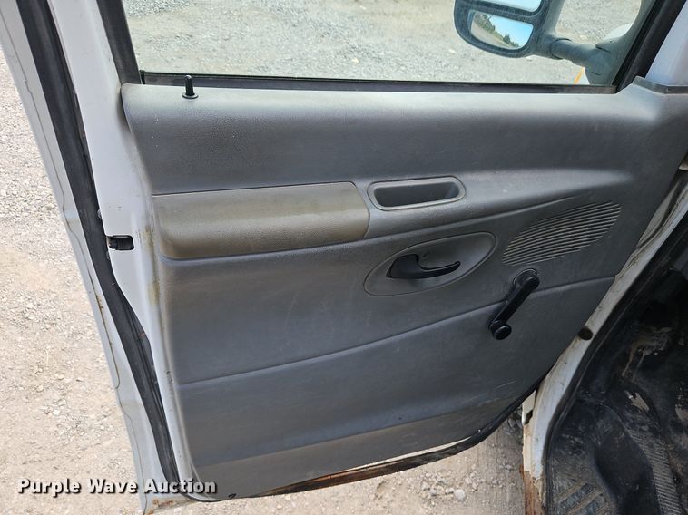 image for item DP2438 2006 Ford E250  van