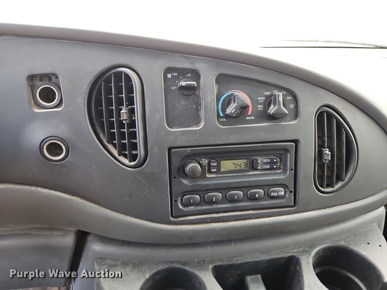 image for item DP2438 2006 Ford E250  van