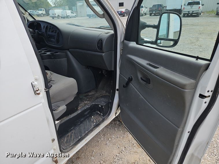 image for item DP2438 2006 Ford E250  van