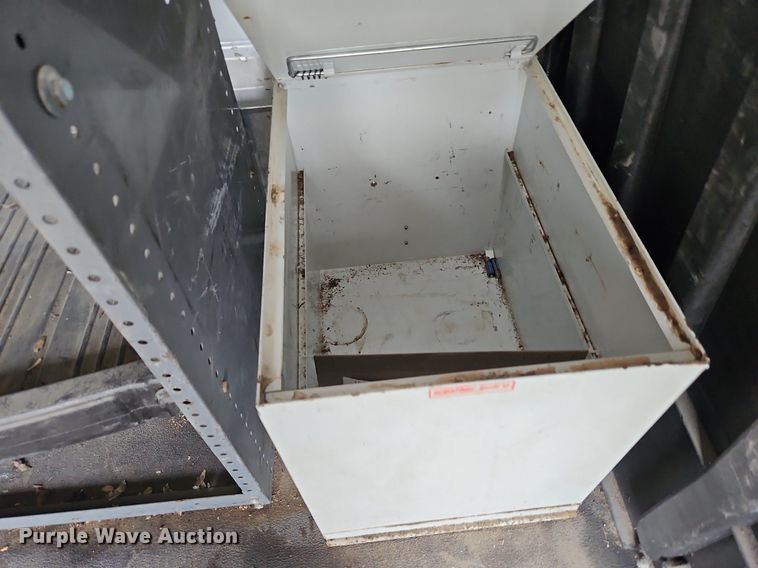 image for item DP2438 2006 Ford E250  van