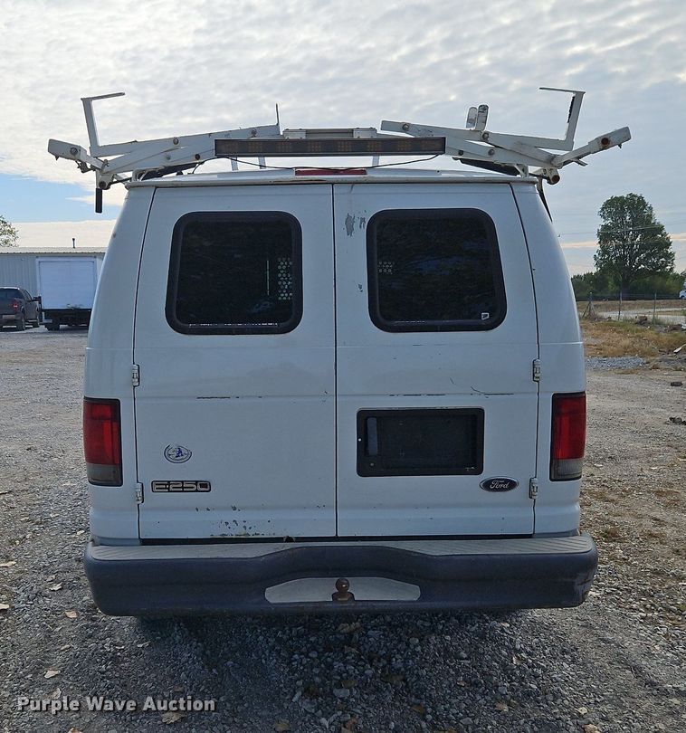 image for item DP2439 2004 Ford E250  van