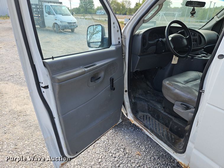 image for item DP2439 2004 Ford E250  van