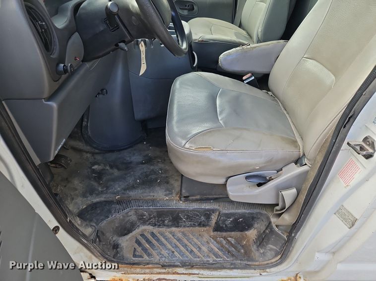 image for item DP2439 2004 Ford E250  van