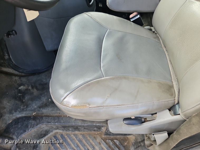 image for item DP2439 2004 Ford E250  van