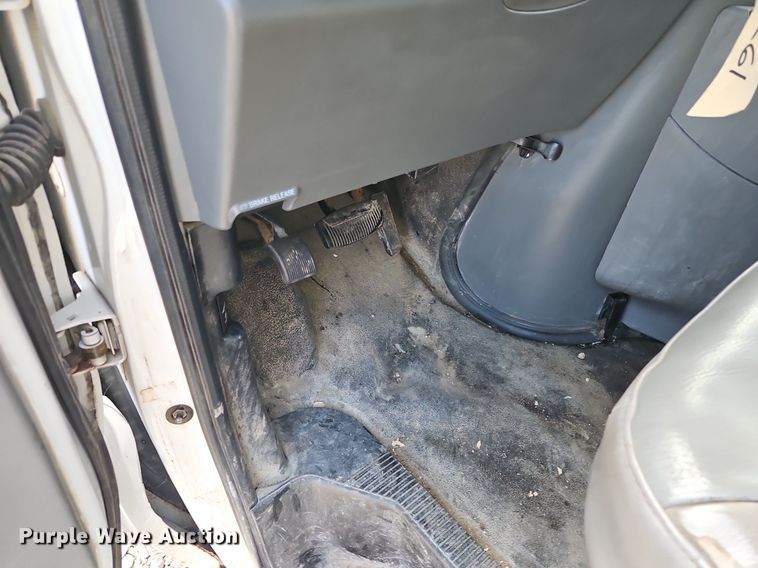 image for item DP2439 2004 Ford E250  van